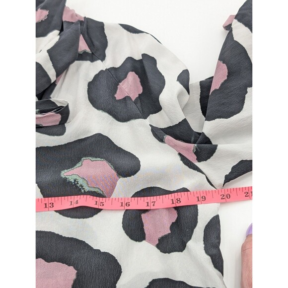 Tucker 100% Silk Leopard Print White Long Sleeve Tie Front Blouse USA Size Small - Picture 9 of 10